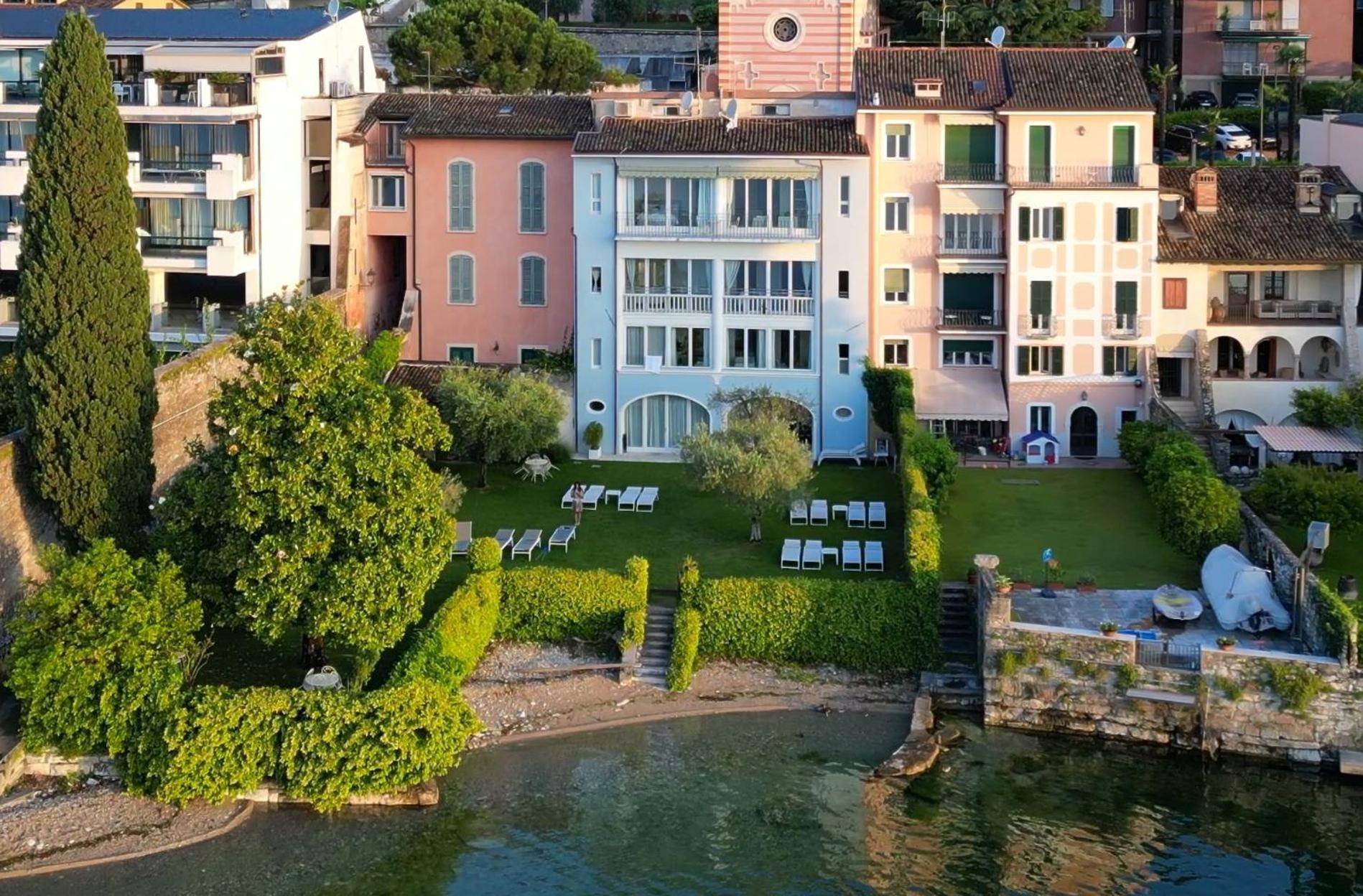 Luxury Lakeside Apartment Right On The Water Salò Exteriér fotografie