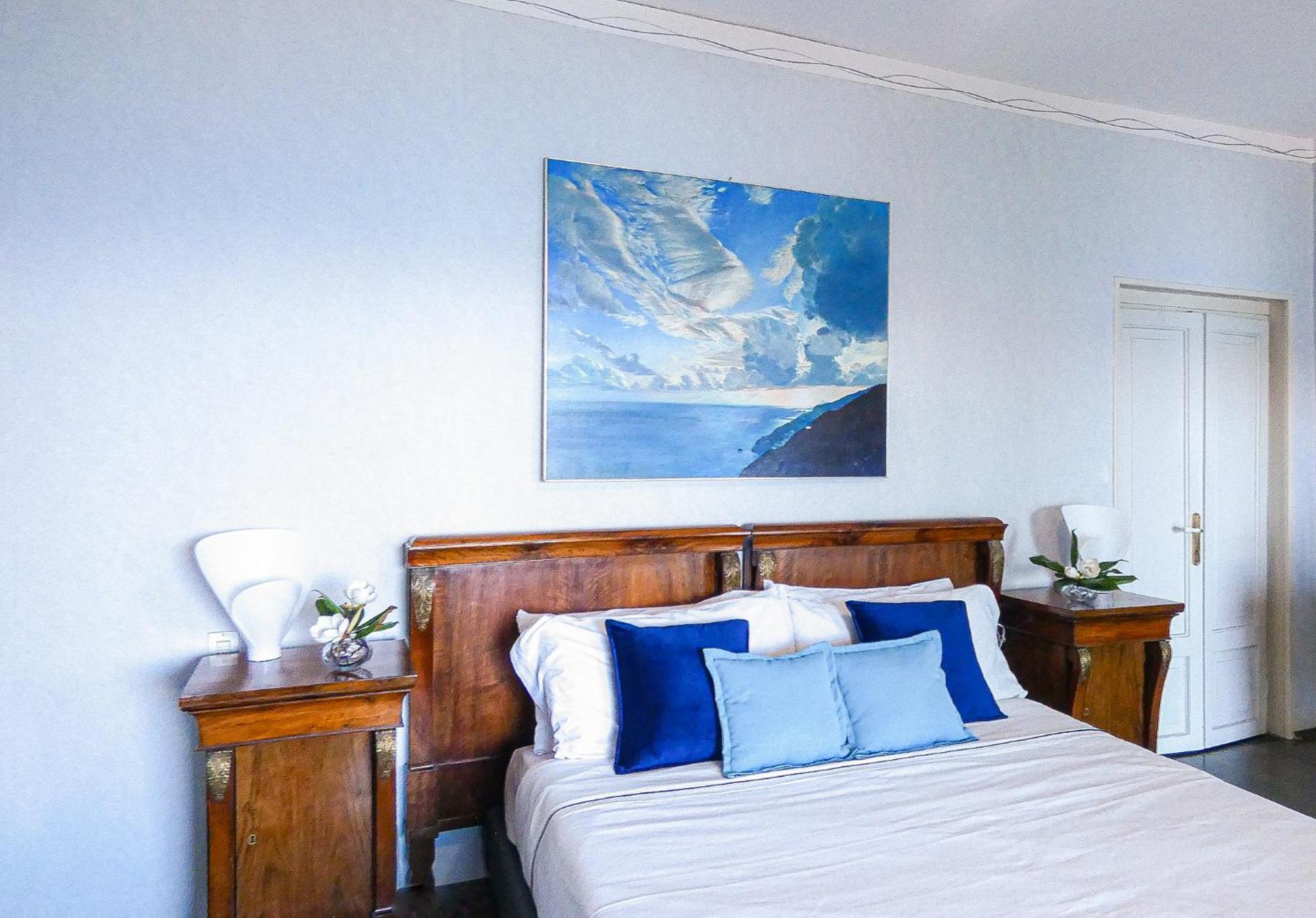 Luxury Lakeside Apartment Right On The Water Salò Exteriér fotografie