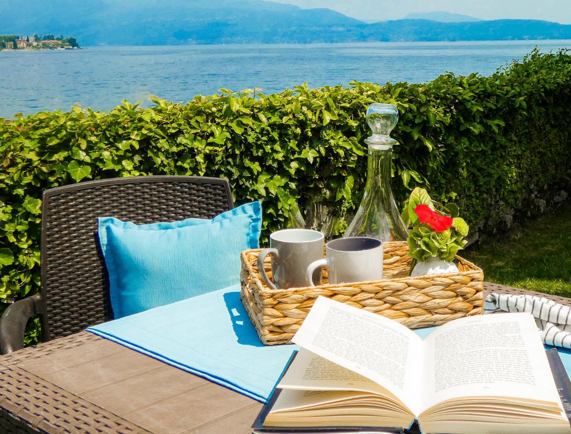 Luxury Lakeside Apartment Right On The Water Salò Exteriér fotografie