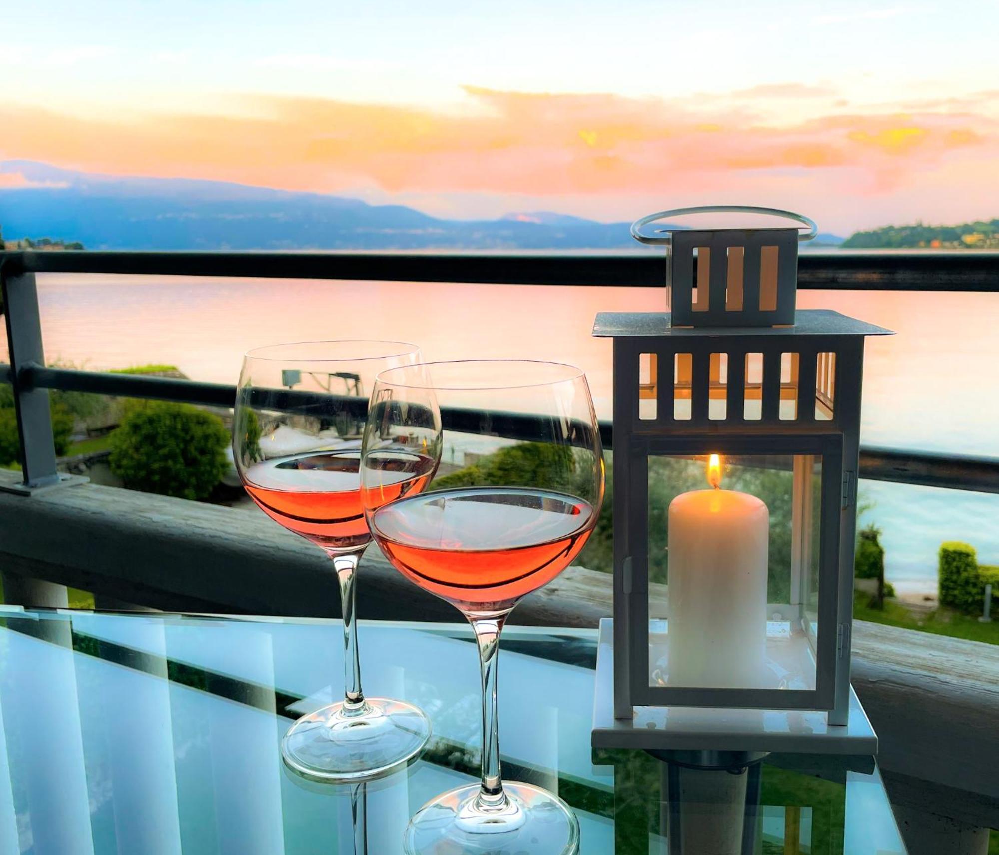 Luxury Lakeside Apartment Right On The Water Salò Exteriér fotografie